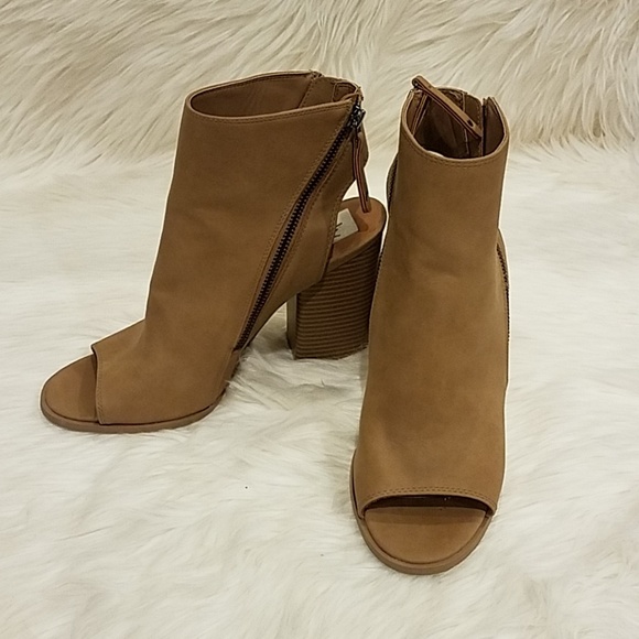 Dolce Vita Shoes - Dolce Vita heeled booties Sz 10